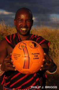 Timoine with the back of the ball
